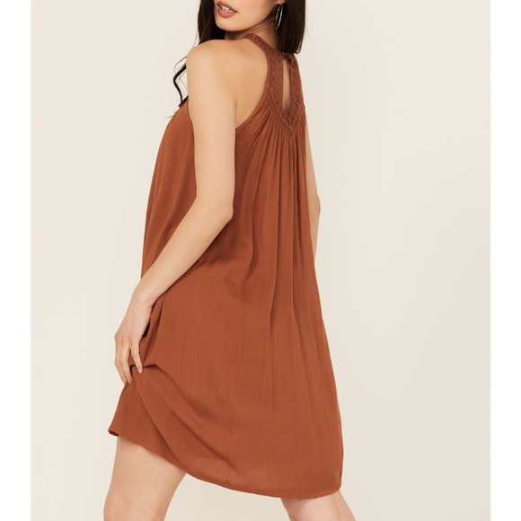 NWT WOMENS SHYANNE CARAMEL BROWN CROCHET HALTER DRESS XXL - Picture 2 of 5